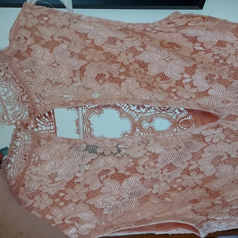 Lacedress - Picture 3 of 3